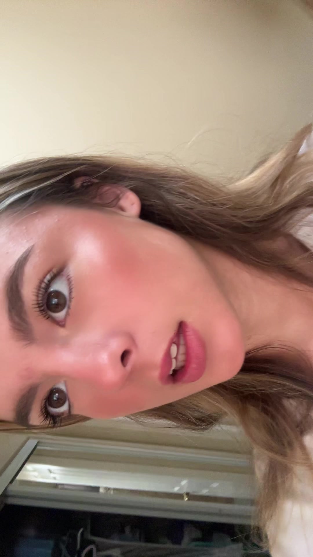 @buttcheeksjiggleee