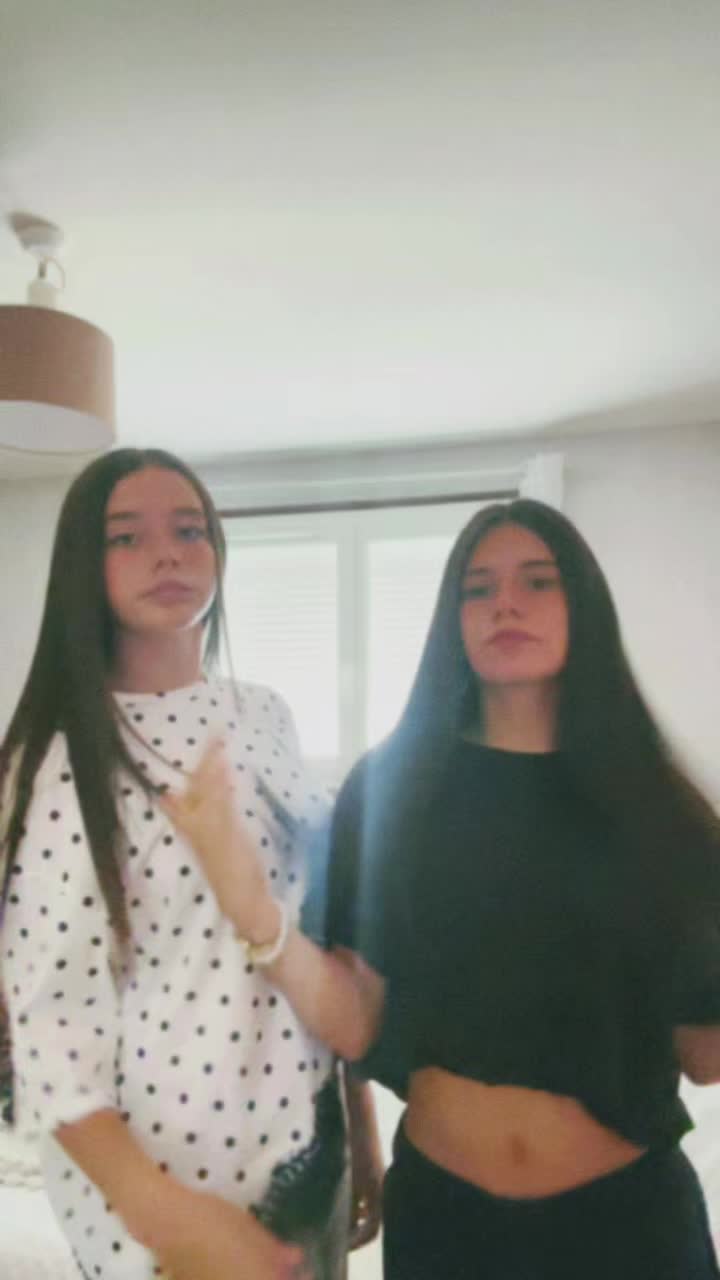 @👯&zwj;♀️