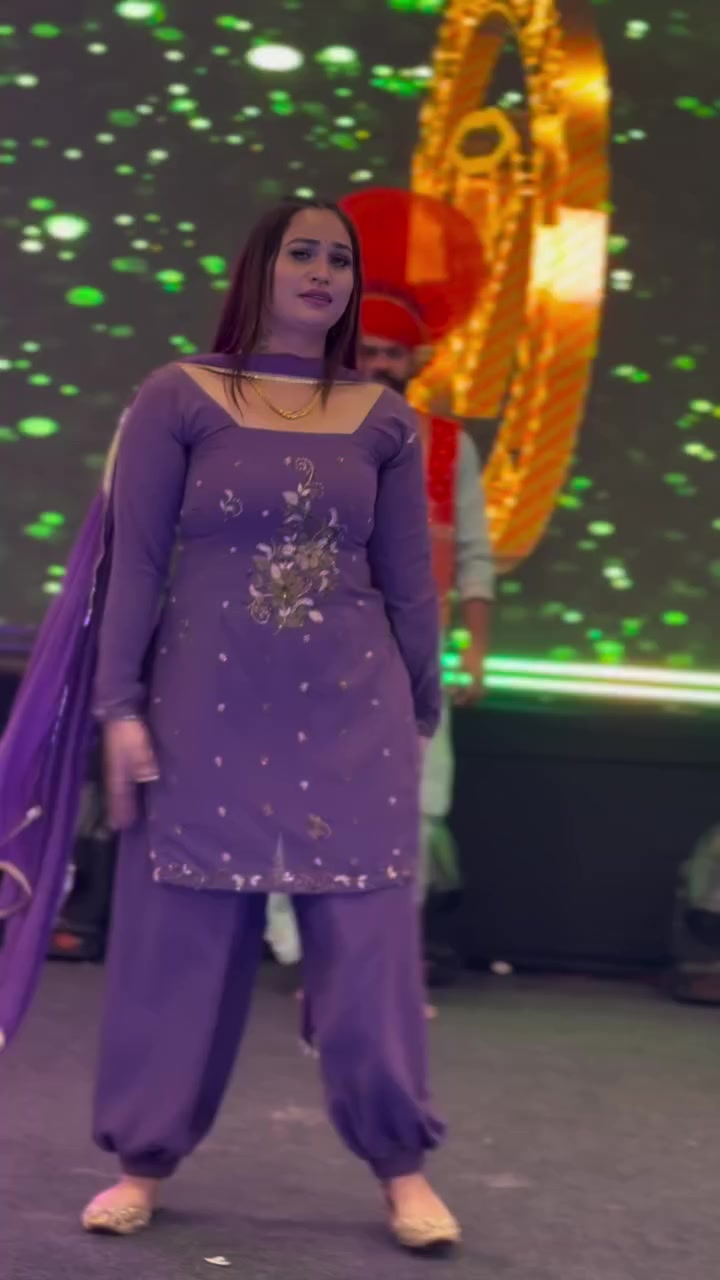 @Aj_Malika011