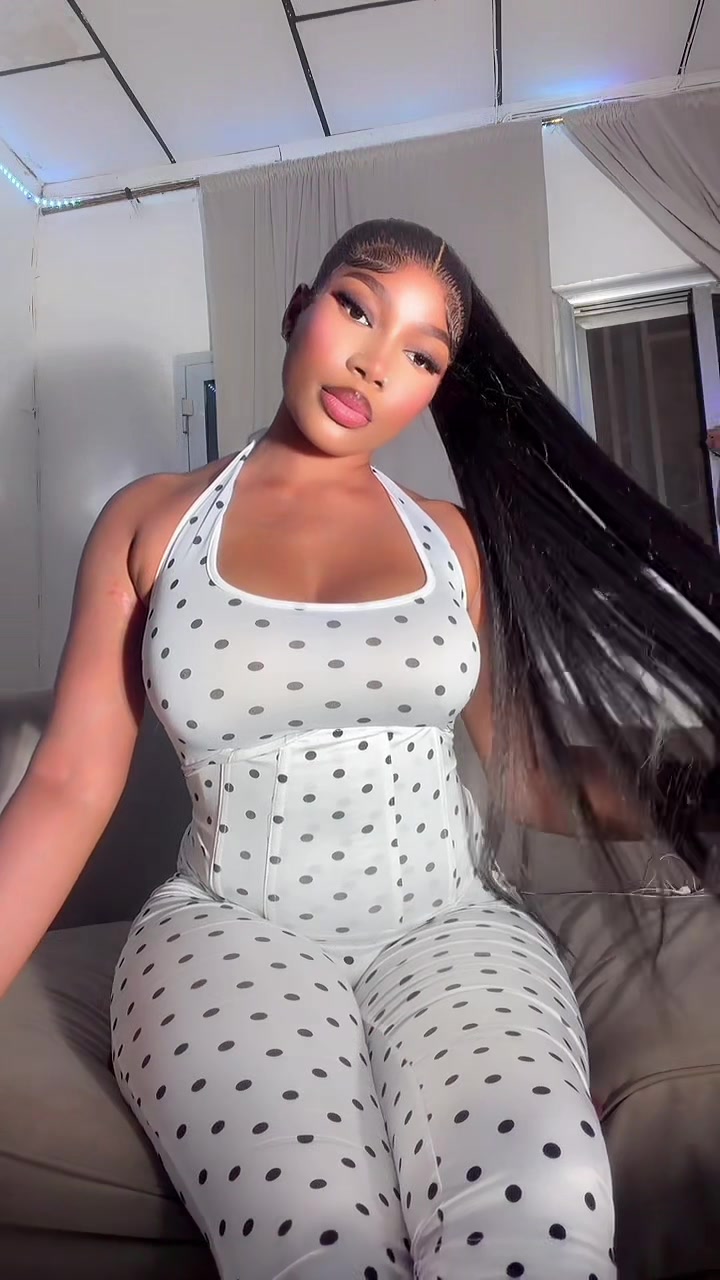 @AMINA ❤️💄🌟