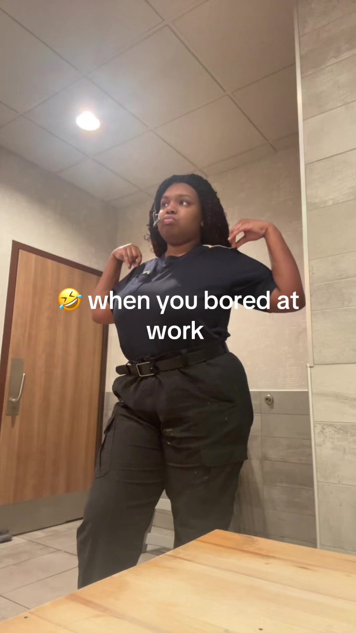 @Prettylil_ayanna15