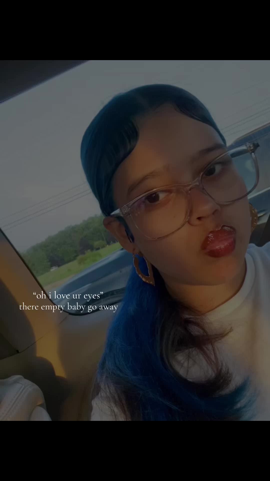 @~~