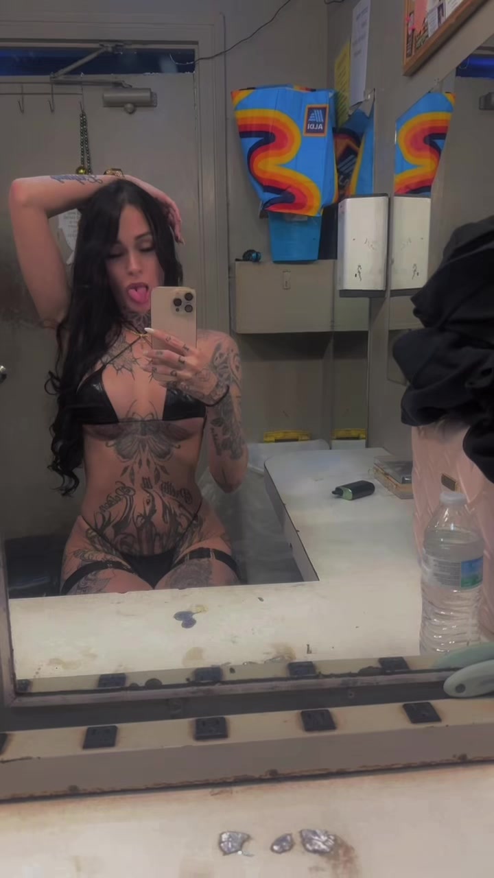 @KacyAtCafeRisque