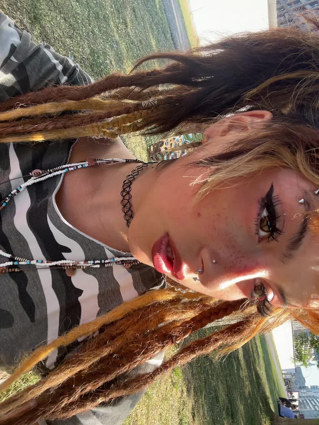 @🥥