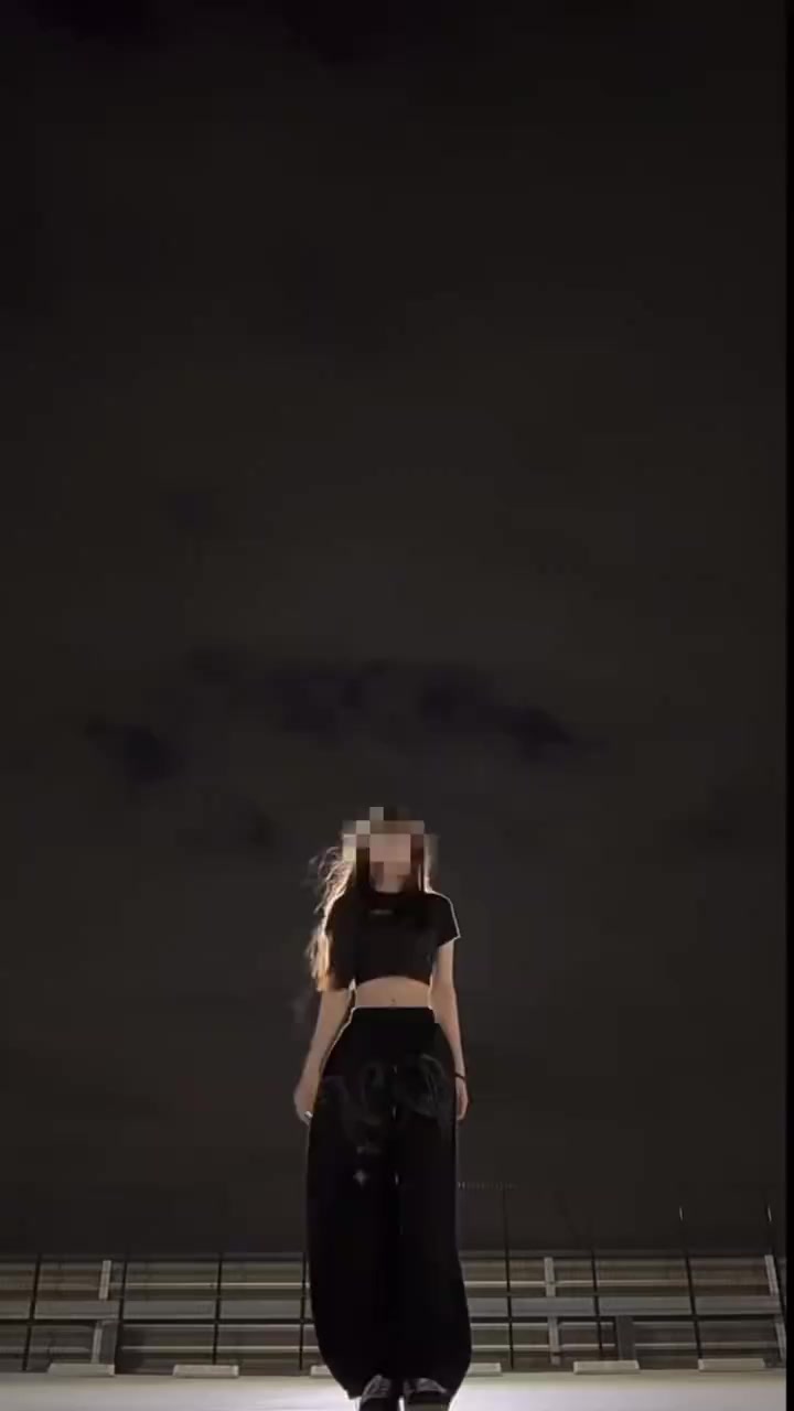 @Lily🖤