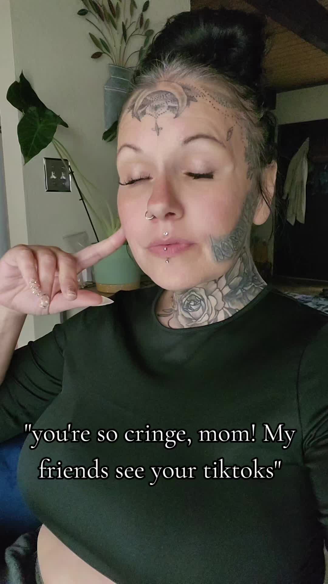 @👑B