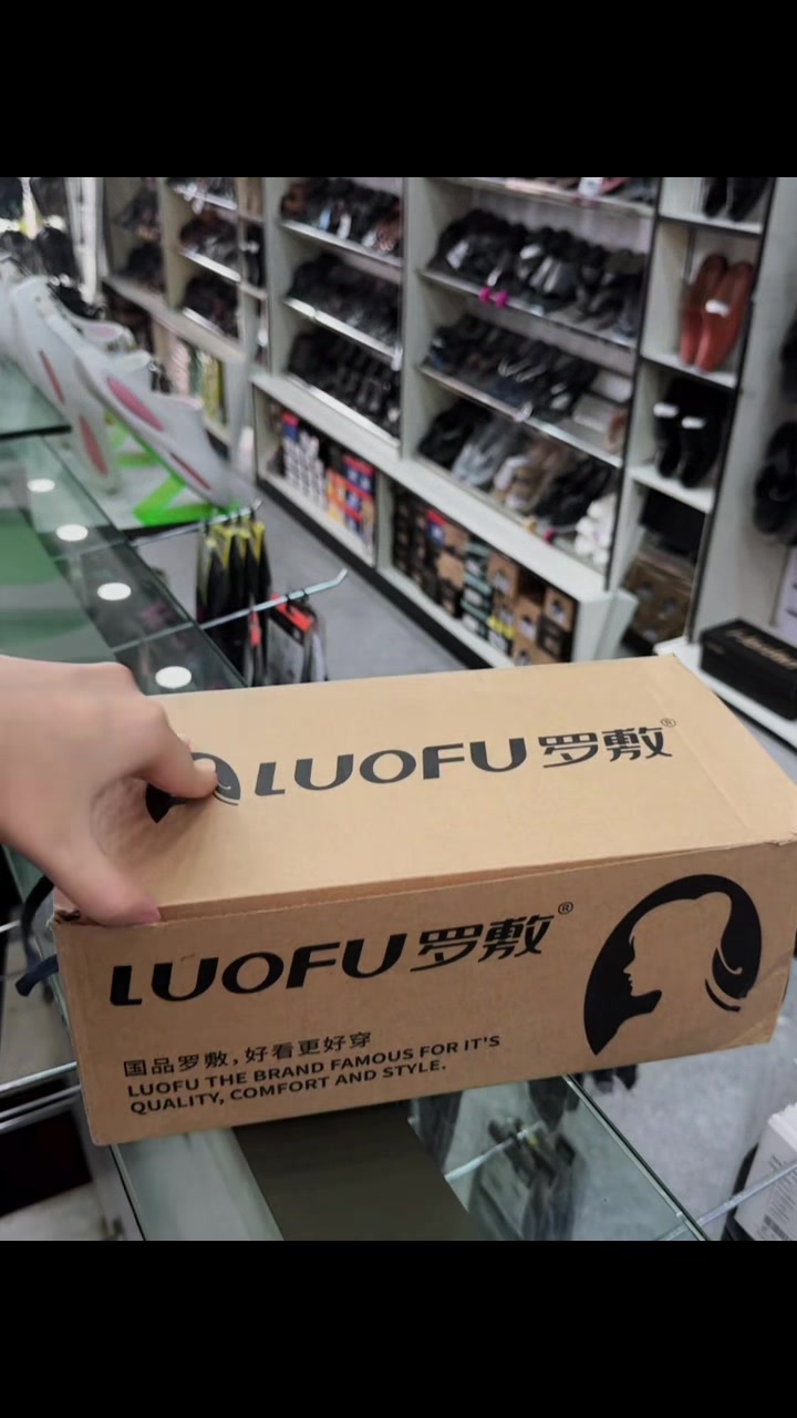 @Cherry Shoe Store