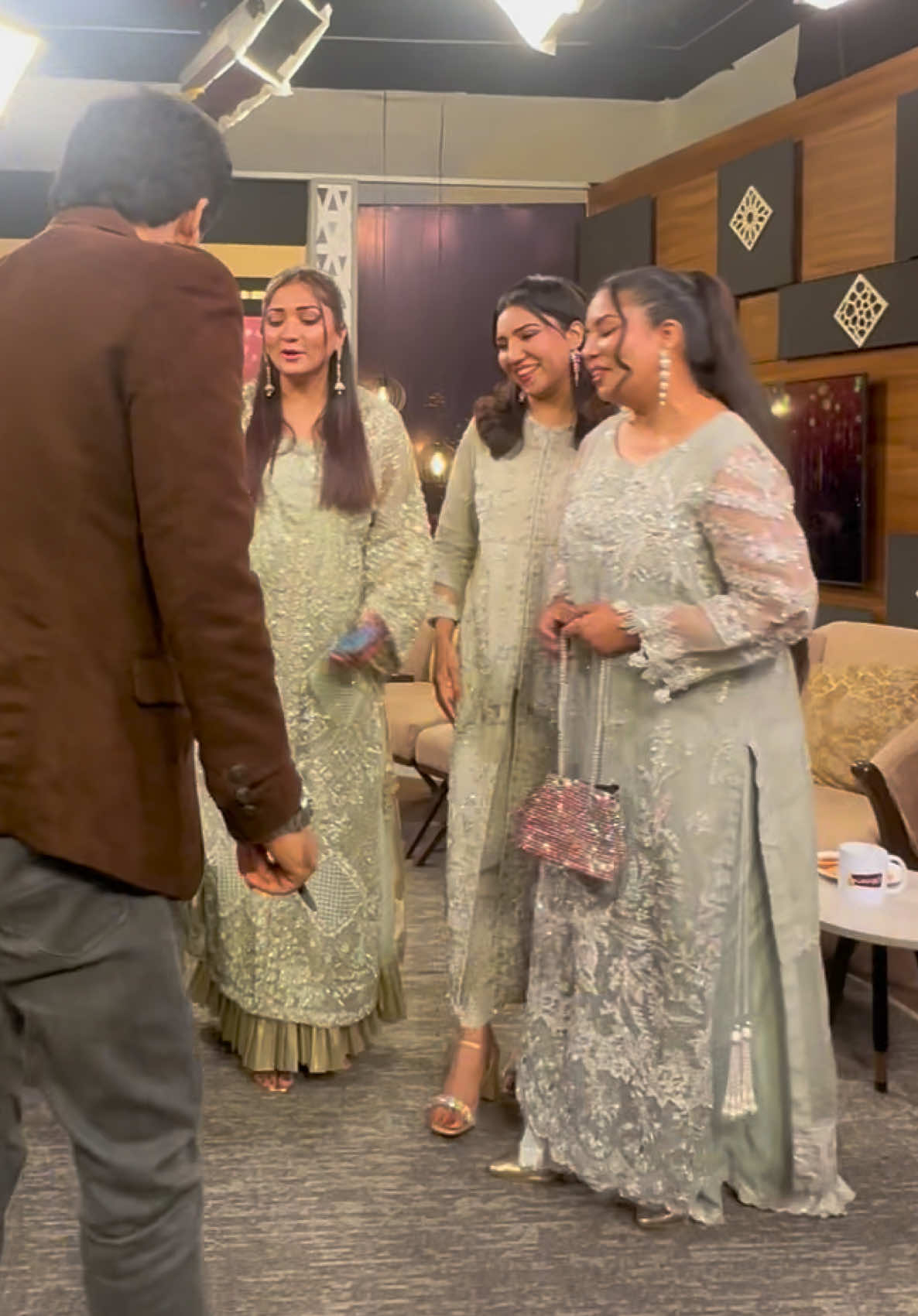 @Manwa Sisters ✅