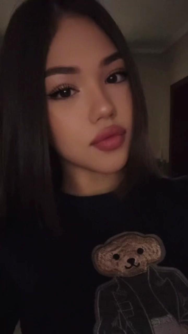 @𝐄