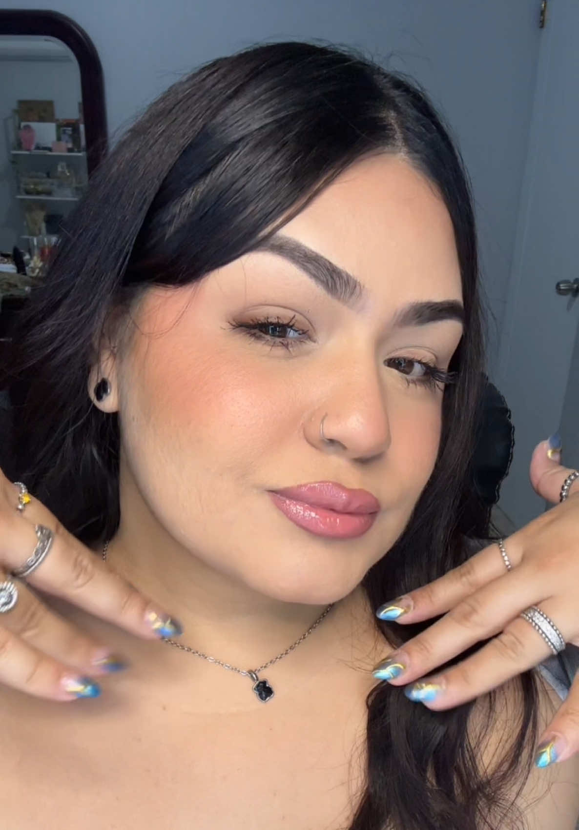 @Curvy beauty