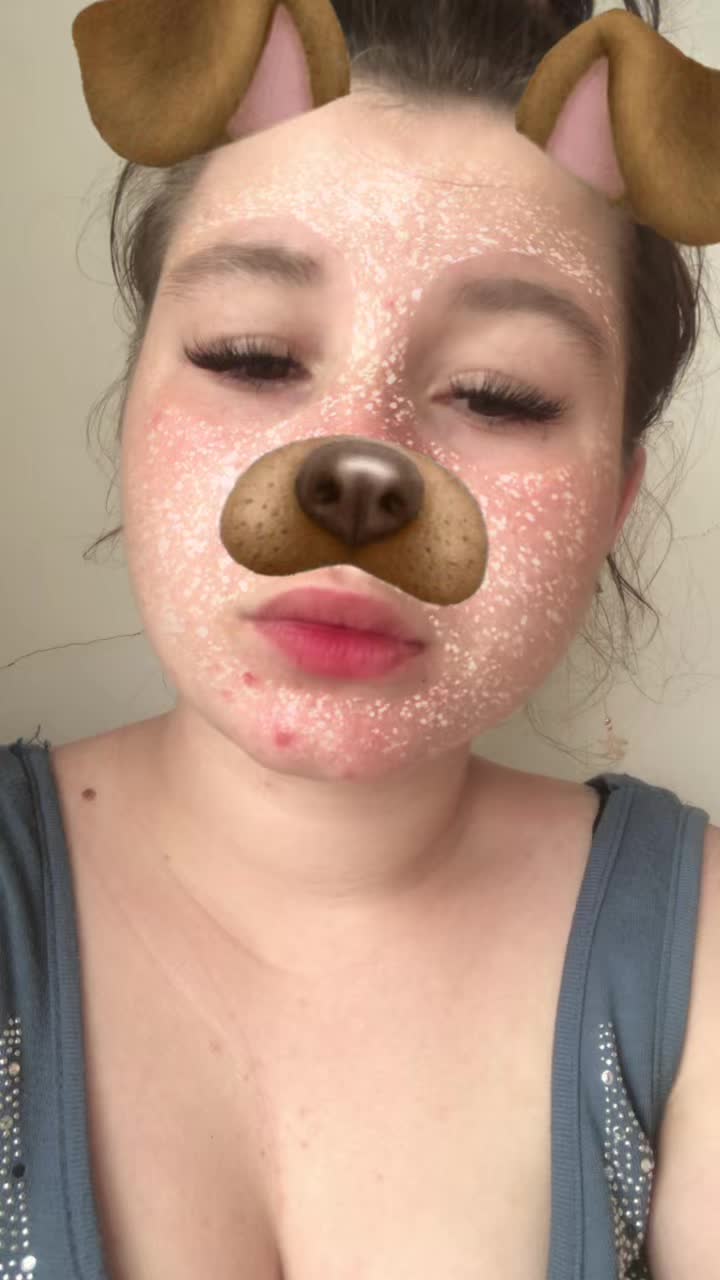 @викусик🥰