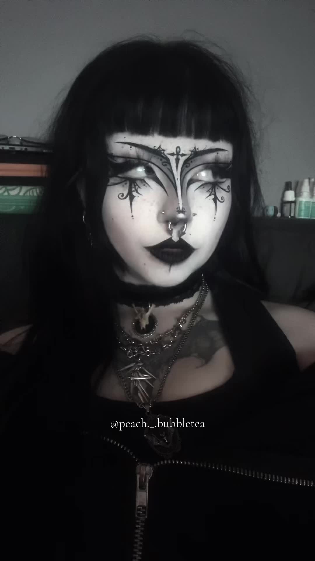 @Julie🕷️