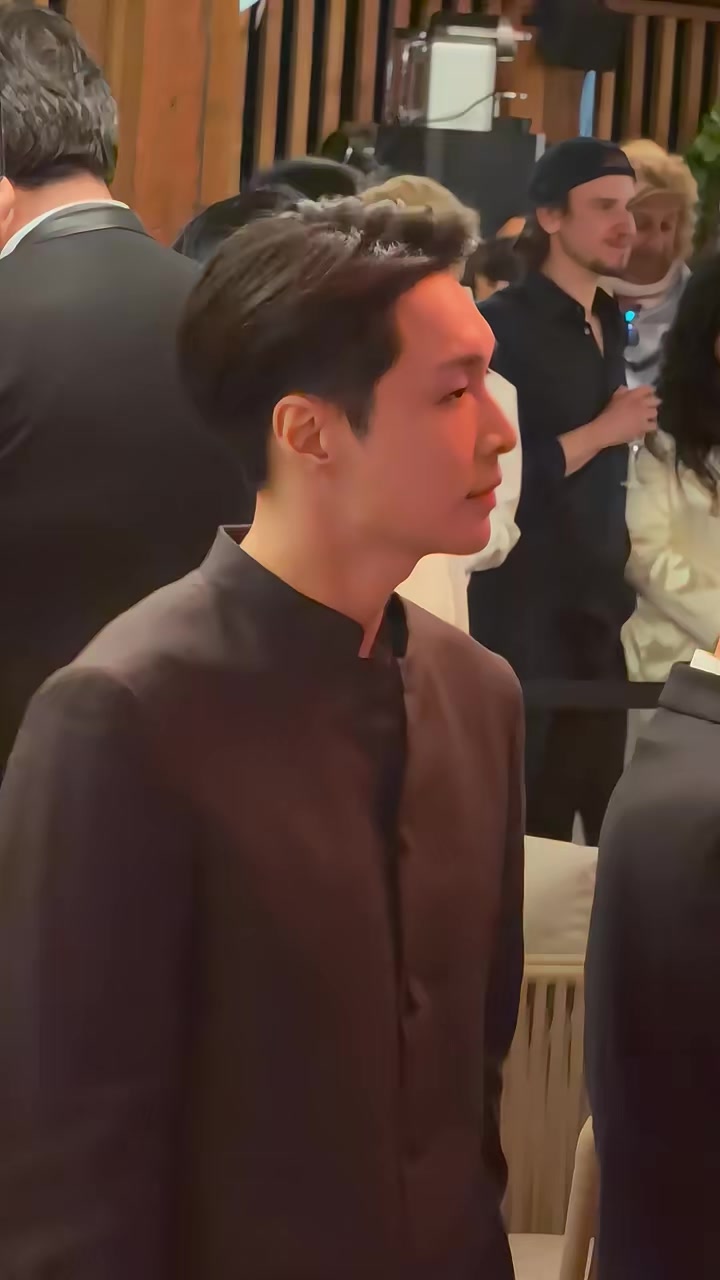 @ƶ𝗒𝗑corner