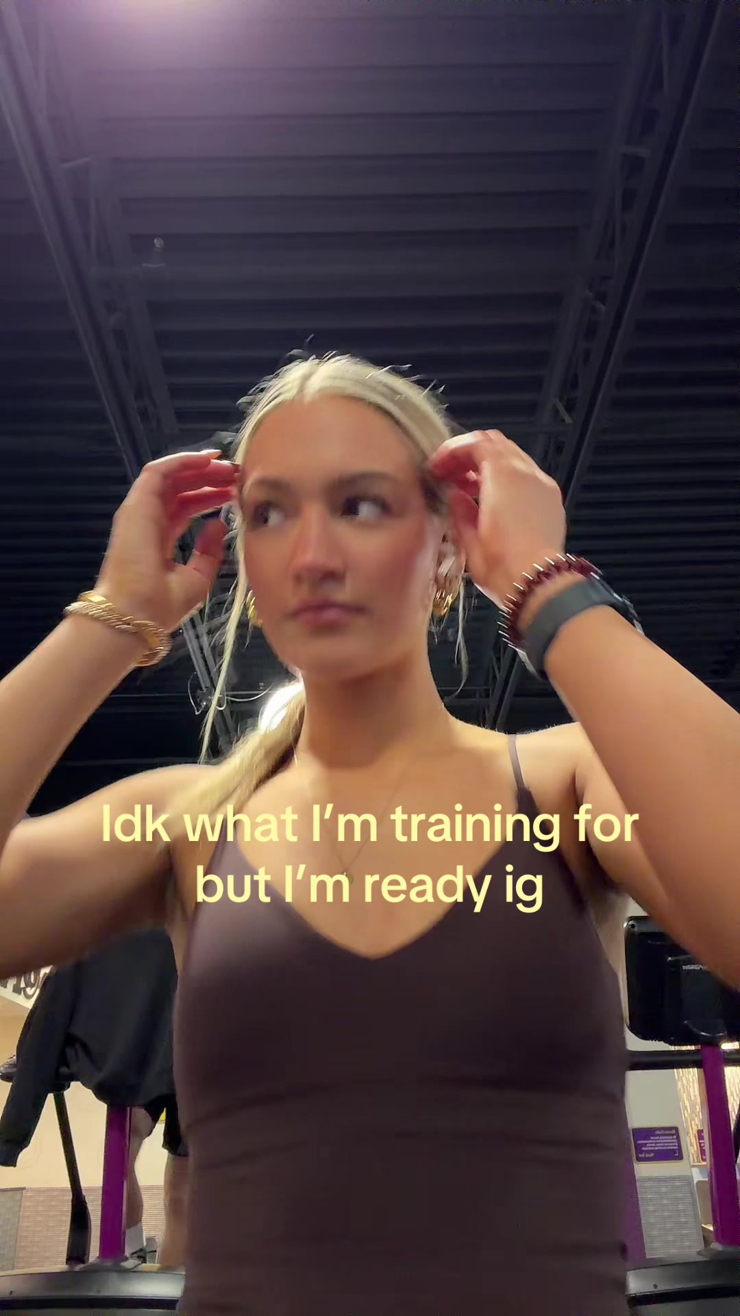 @caitlynnavery
