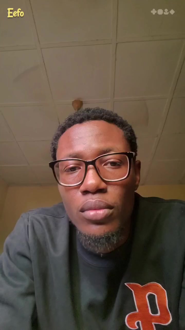 @Eefo | Singer-songwriter