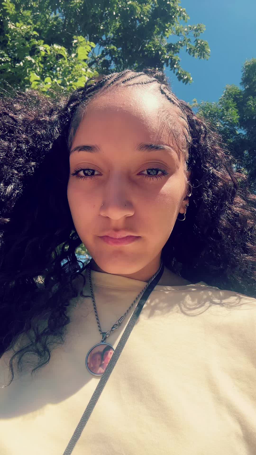 @Adrianna🌸