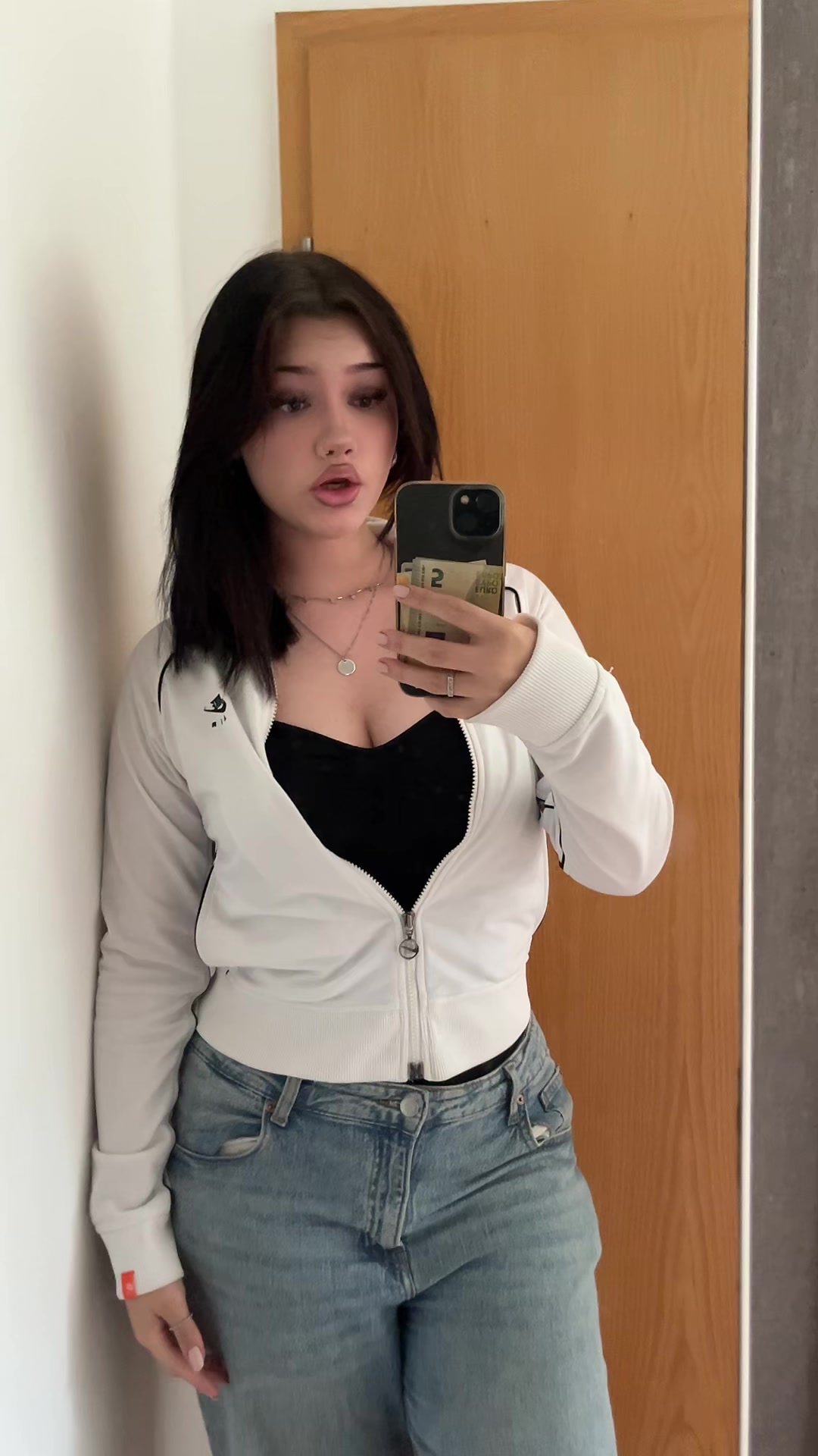 @𝐣𝐚𝐧𝐚