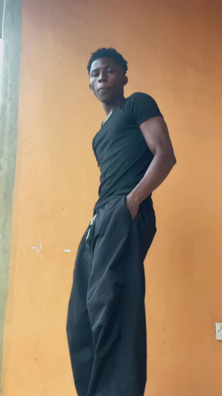 @_devibe 🪖