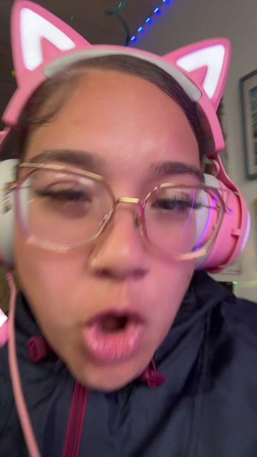 @Dee | Twitch Streamer ✨