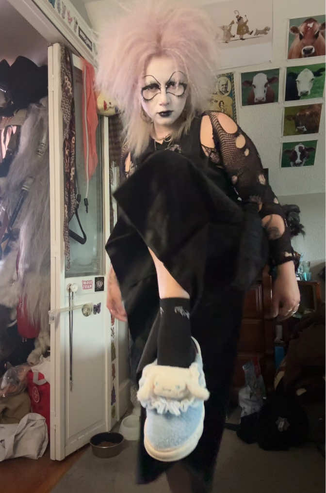 @dollygoth666