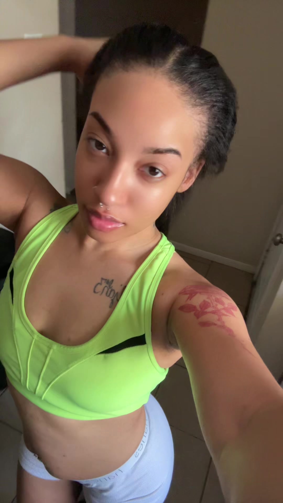 @NayXo._