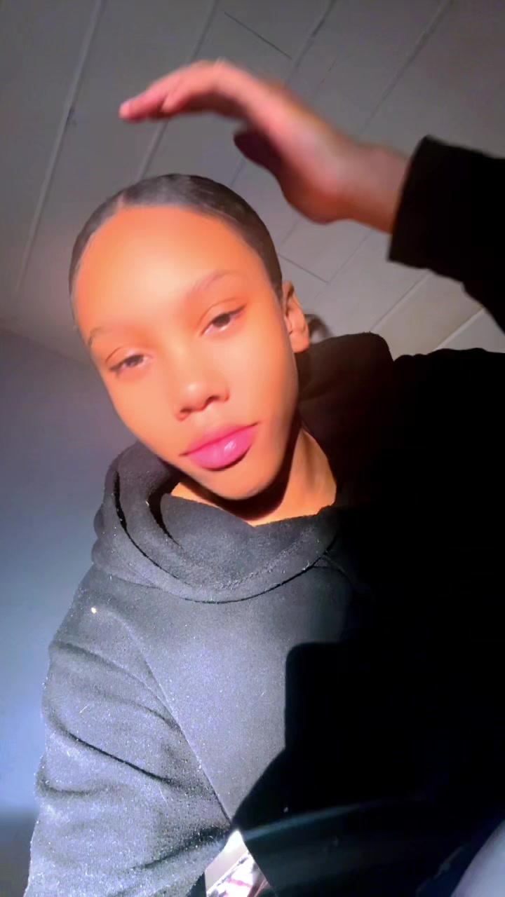 @lightskin._.shania🔥