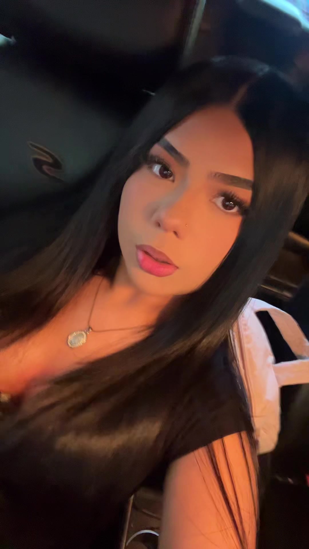 @⃟