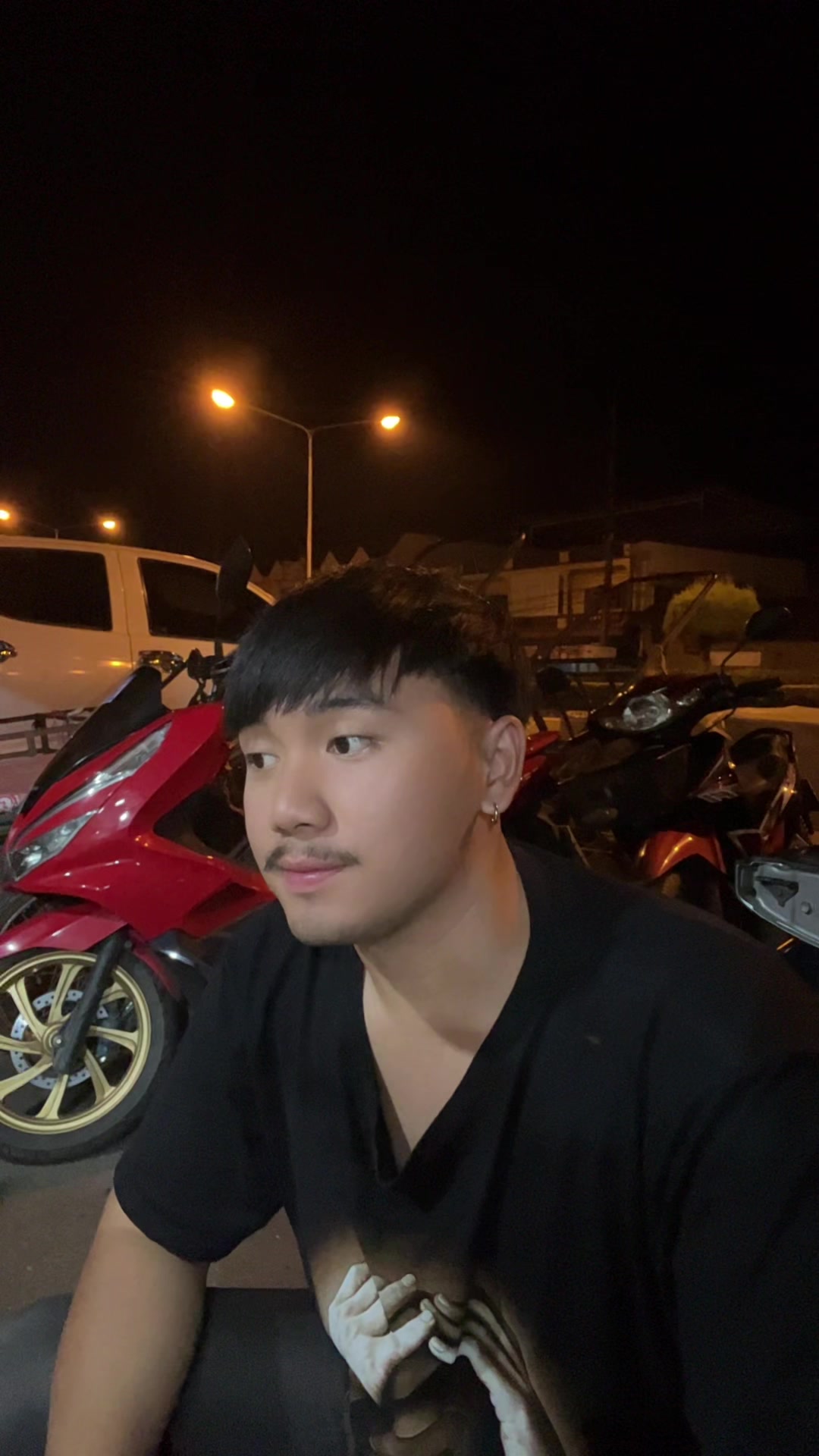 @บัด ดี้.