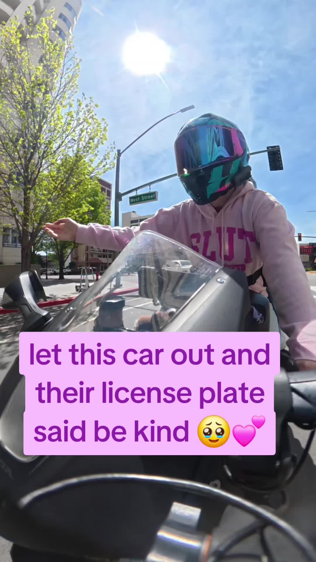 @r_skye27