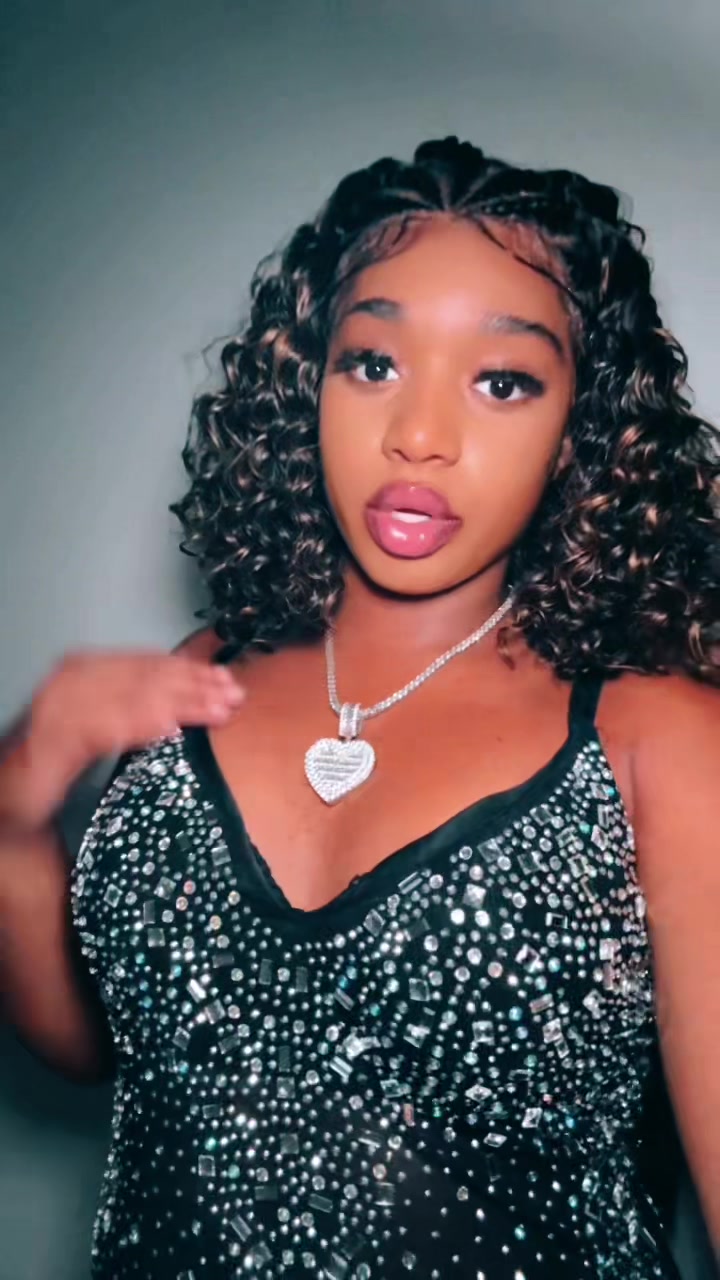 @QueenB2Z