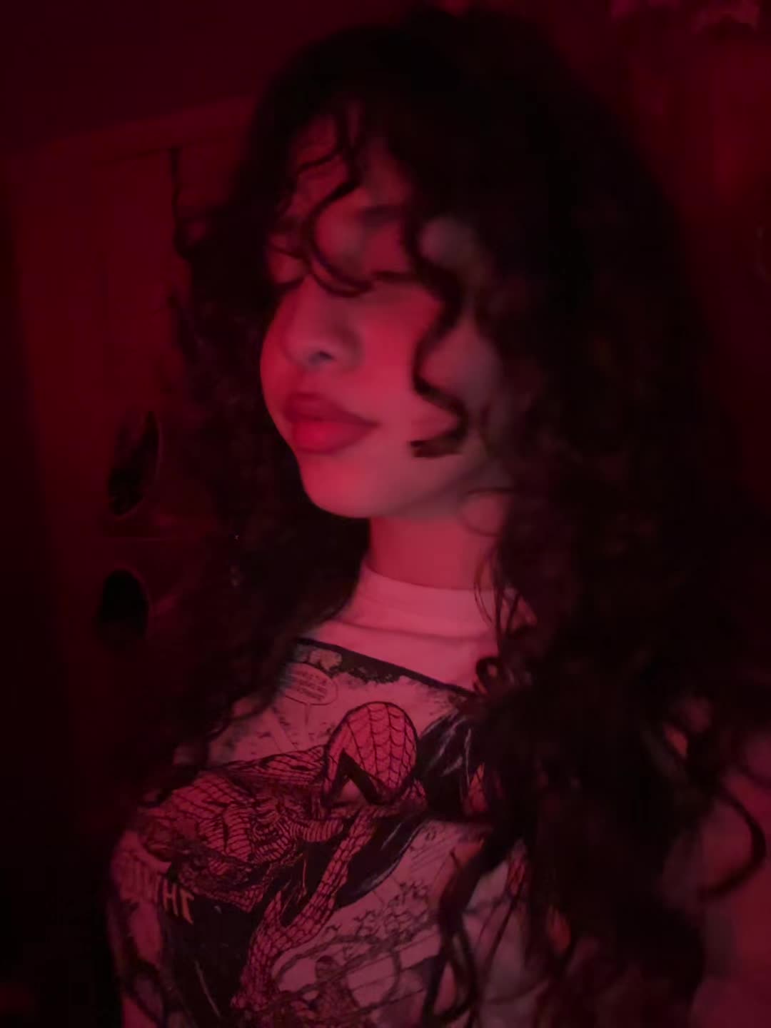 @️ 👩🏻🦱