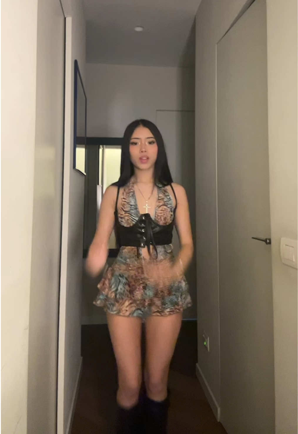 @𝘓𝘢𝘳𝘢 💕