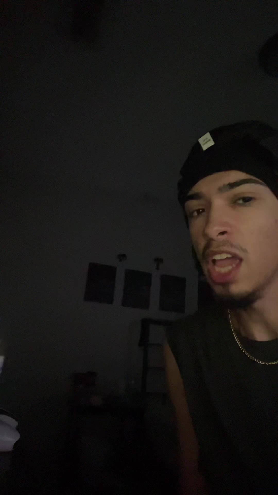 @￼