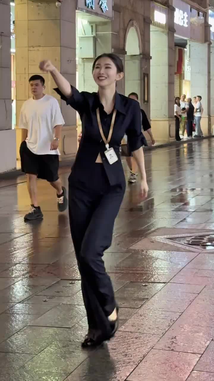 @Sally 雪莉 大笑笑