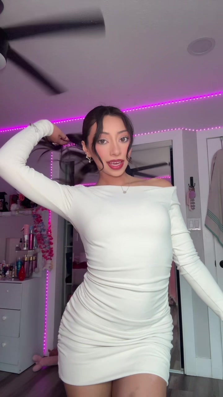 @samnicolelopez