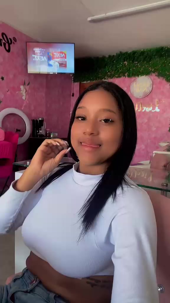 @𝒜𝓁ℯ𝒿𝒶 🎀