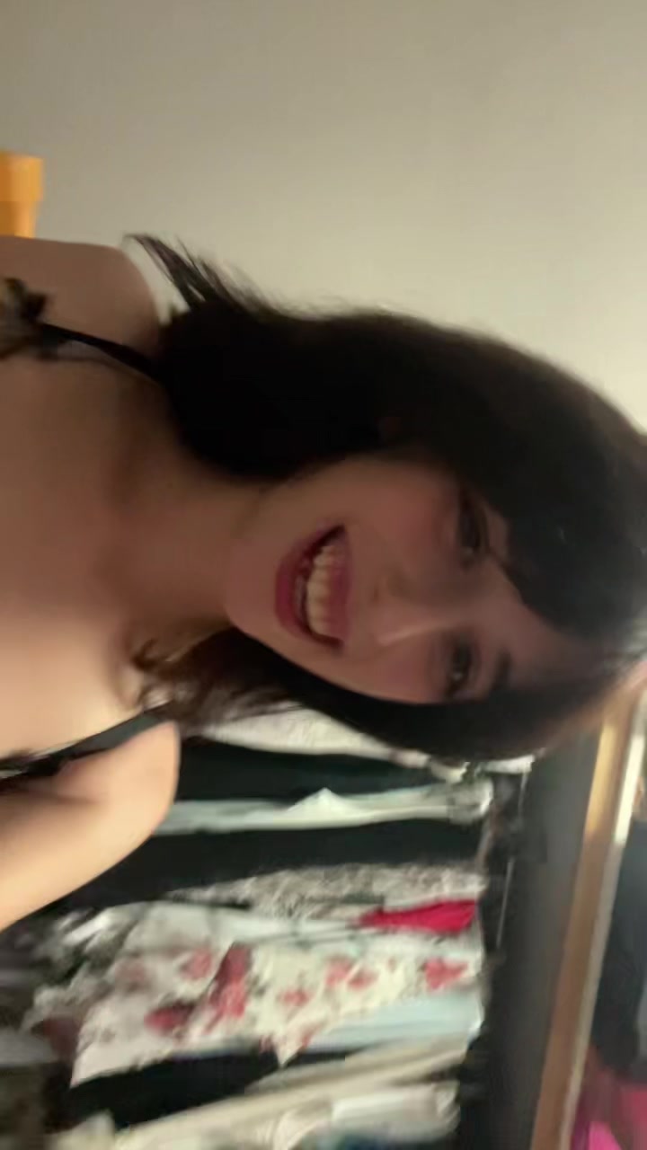 @ellieee