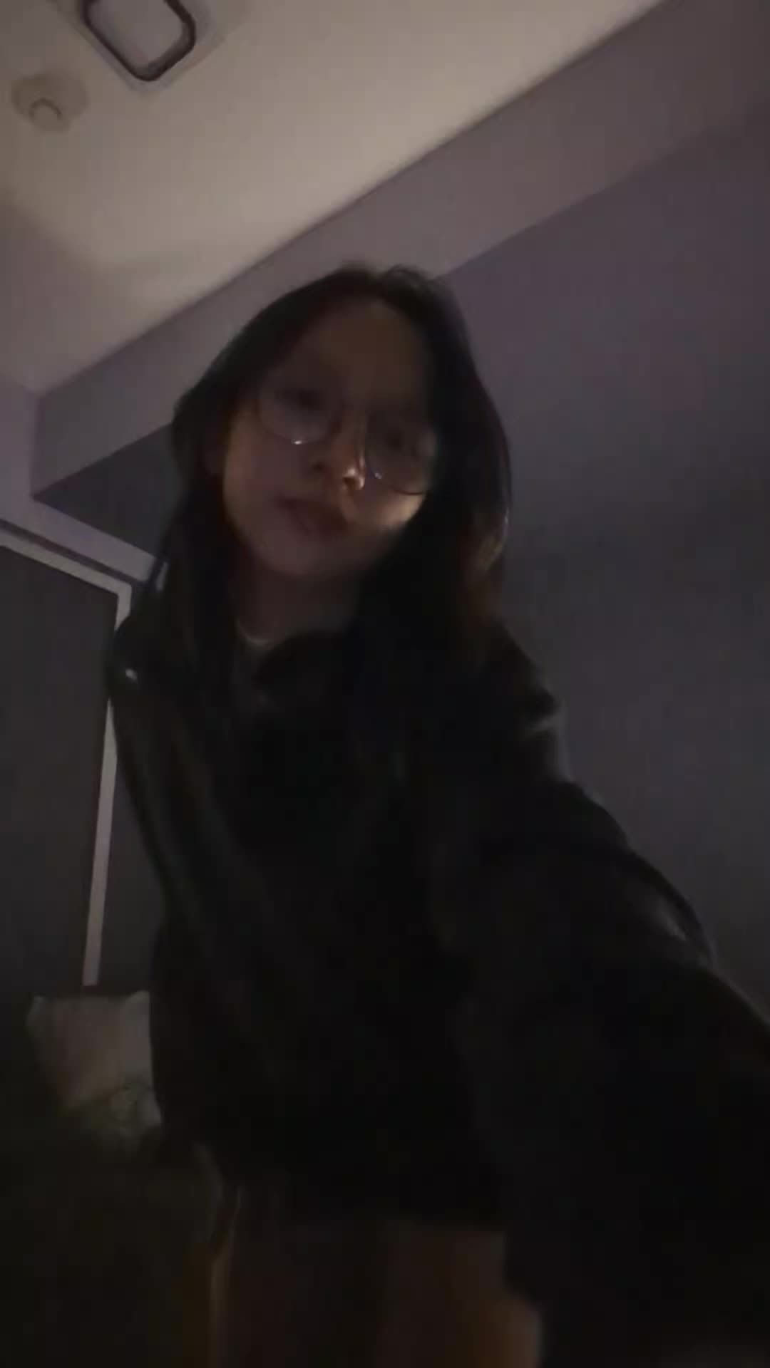 @LoraineV.