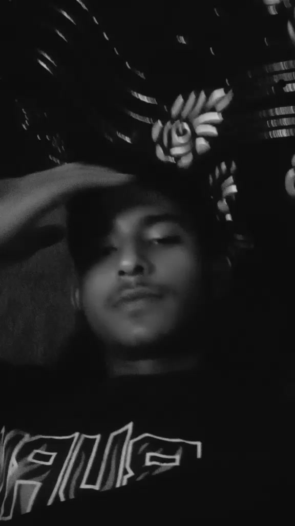 @চিংগাম 🕴️😁