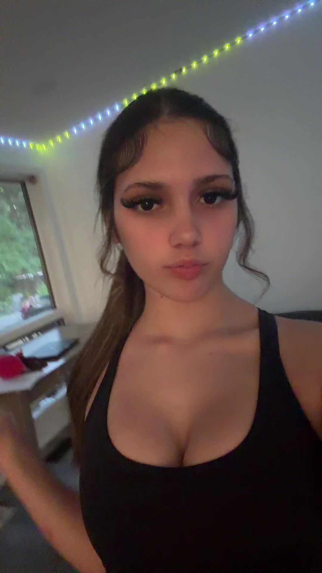 @Ana
