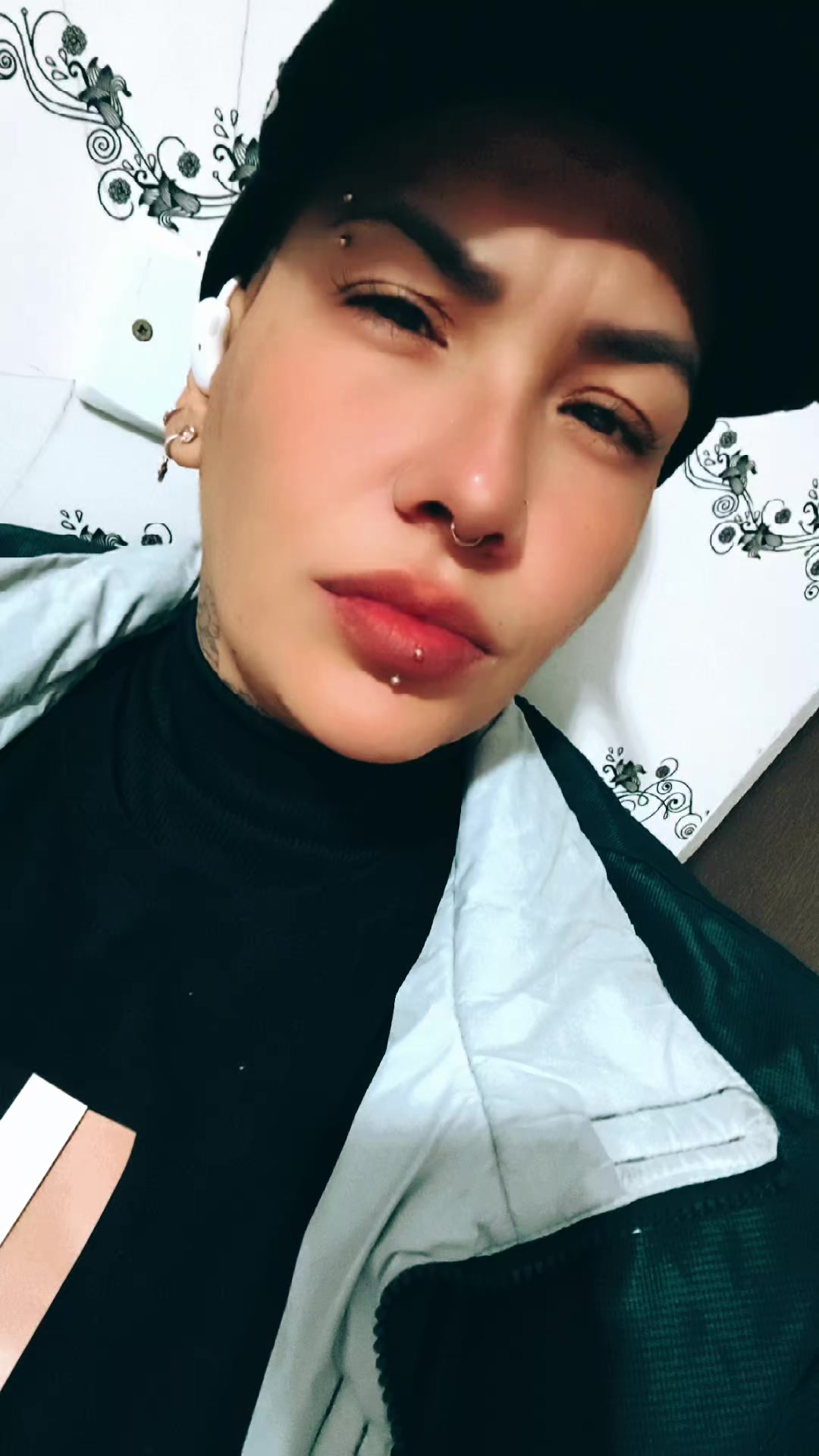 @𝔾𝕠𝕠𝕕-𝔾𝕚𝕣𝕝 🖤🏳️&zwj;🌈