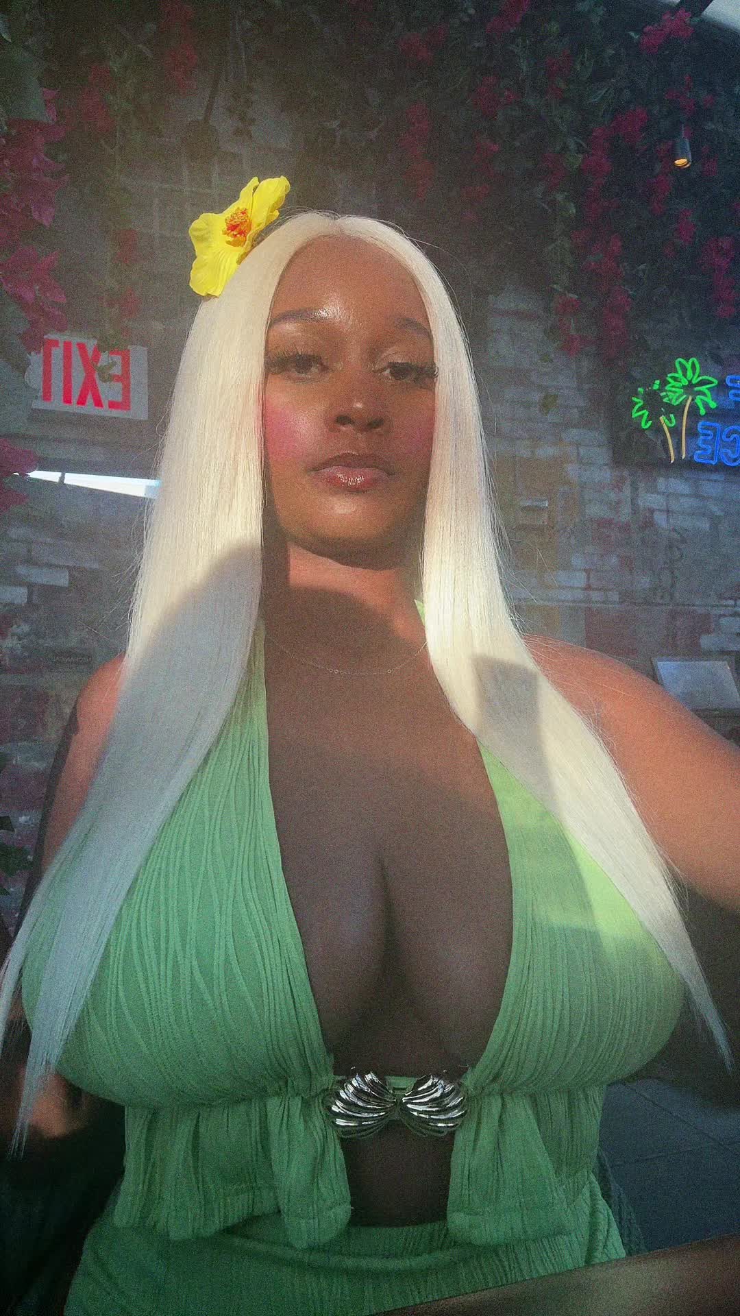 @Juliee