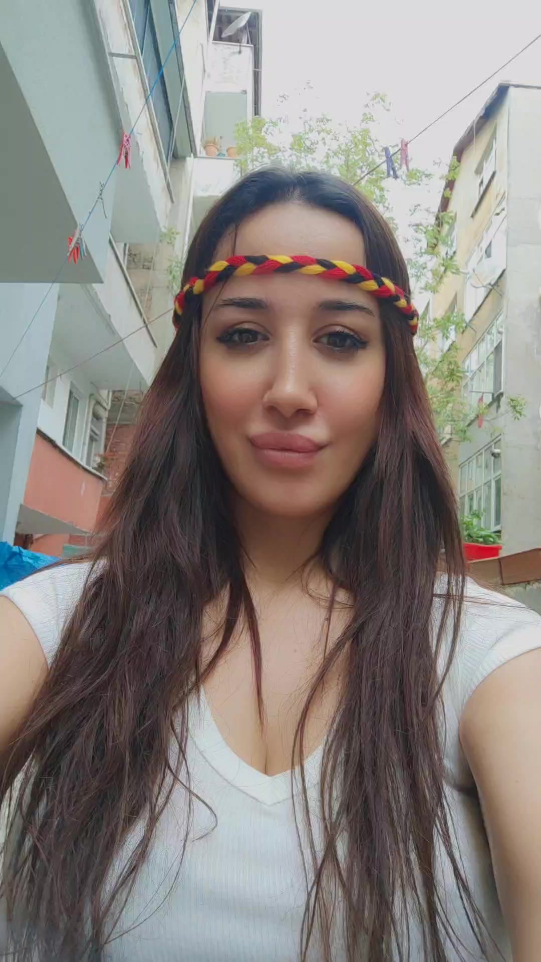@Theleyhla