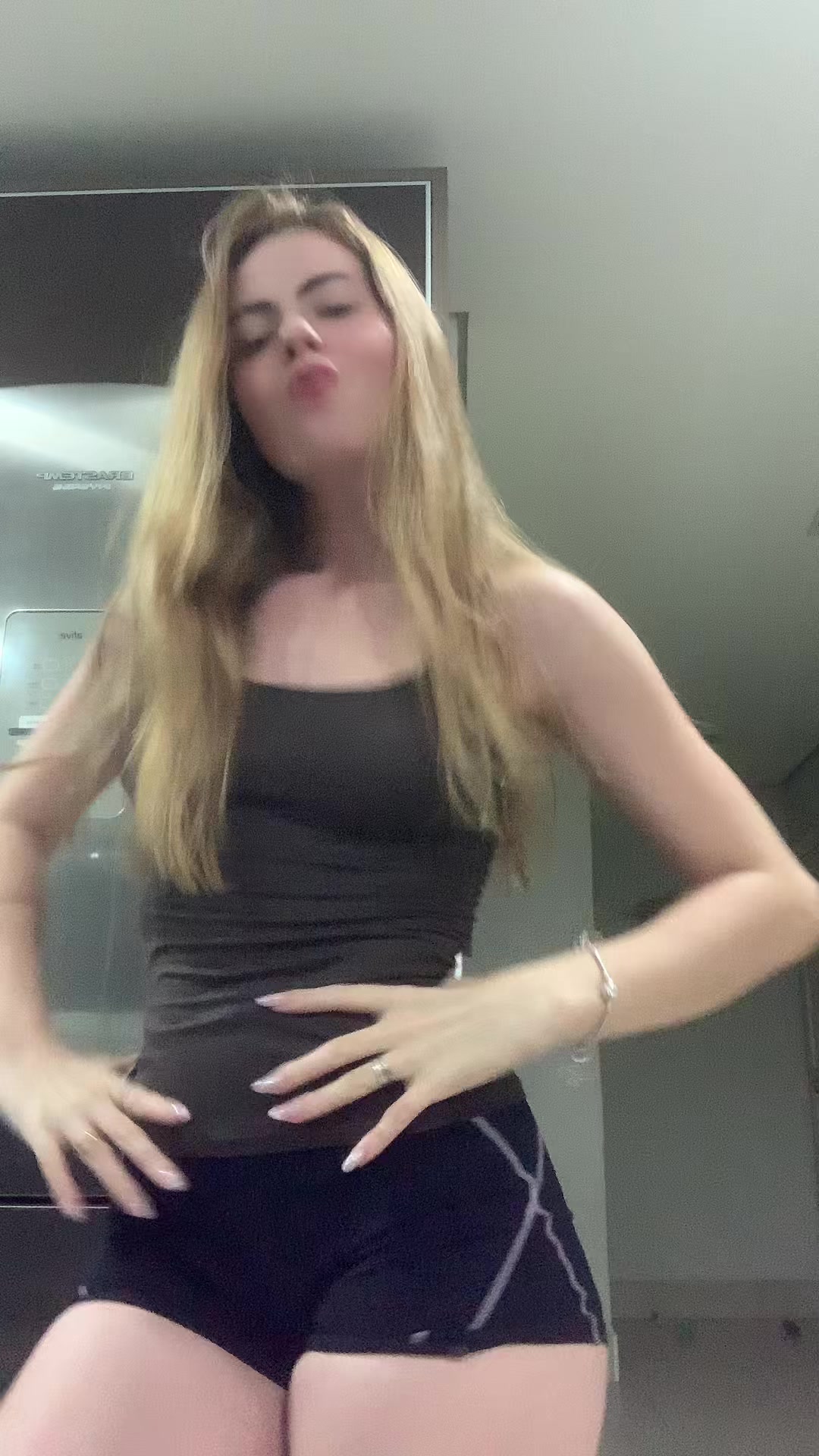 @Vitória Adib