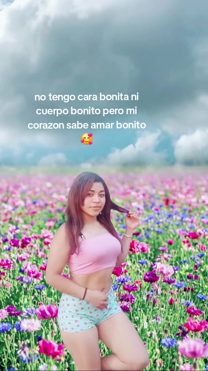 @la florecita olanchana❤️ 👸👸