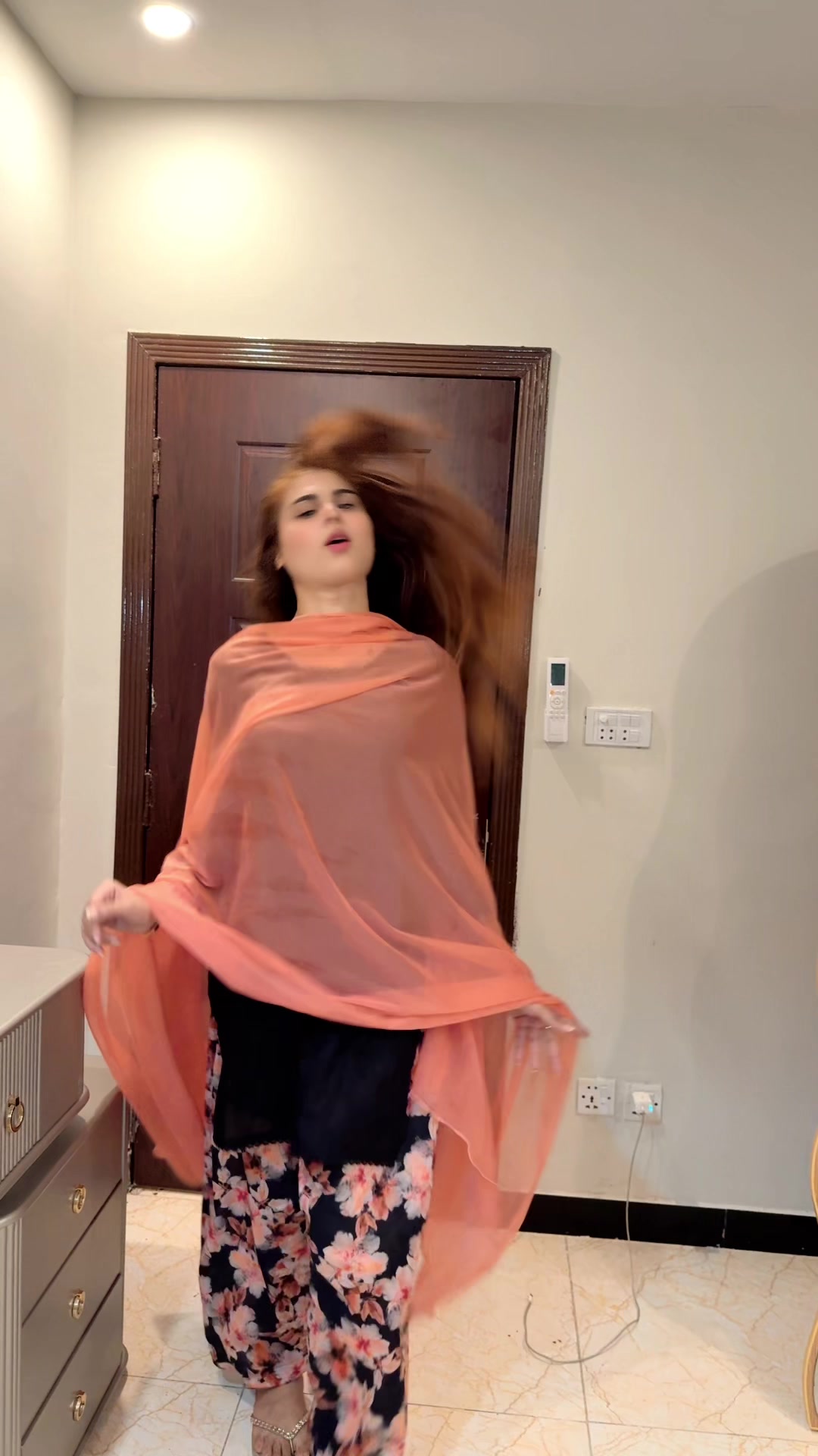 @MAHI 👑