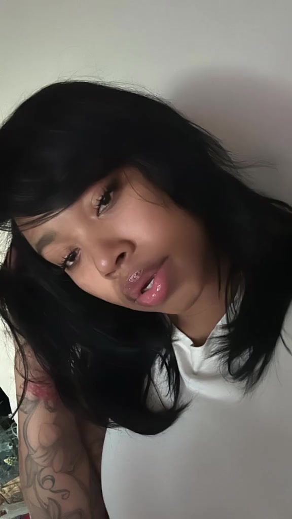 @aakeylamarie