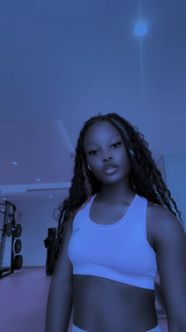@🎀Miriam👅Blessy🦋🇺🇬