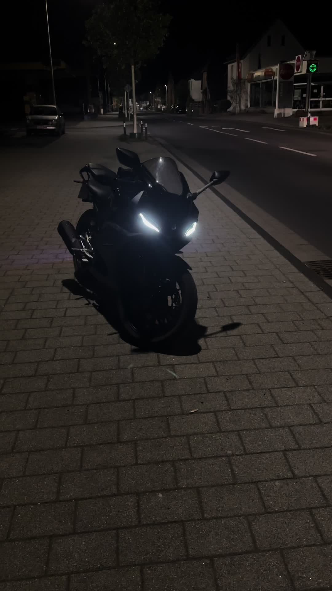 @motoyzfr