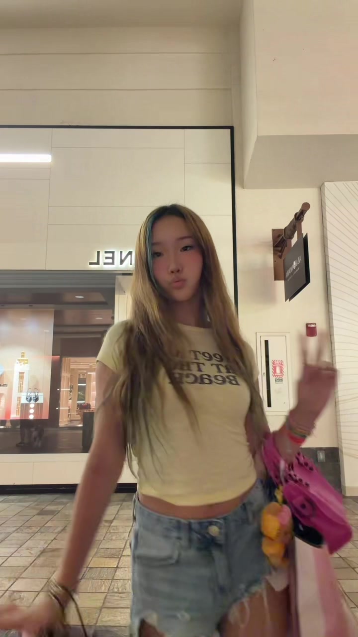 @Queenie